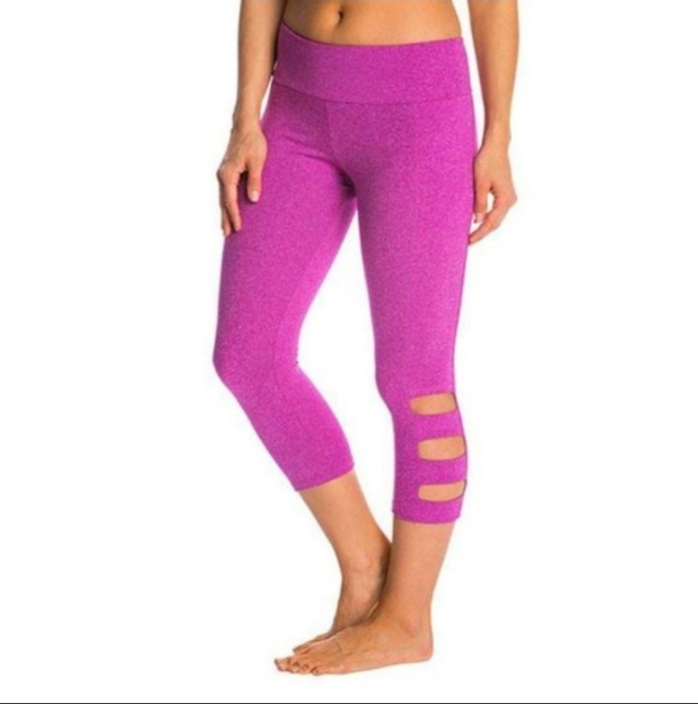 Onzie capri ladder cut out leg legging size small medium purple pink